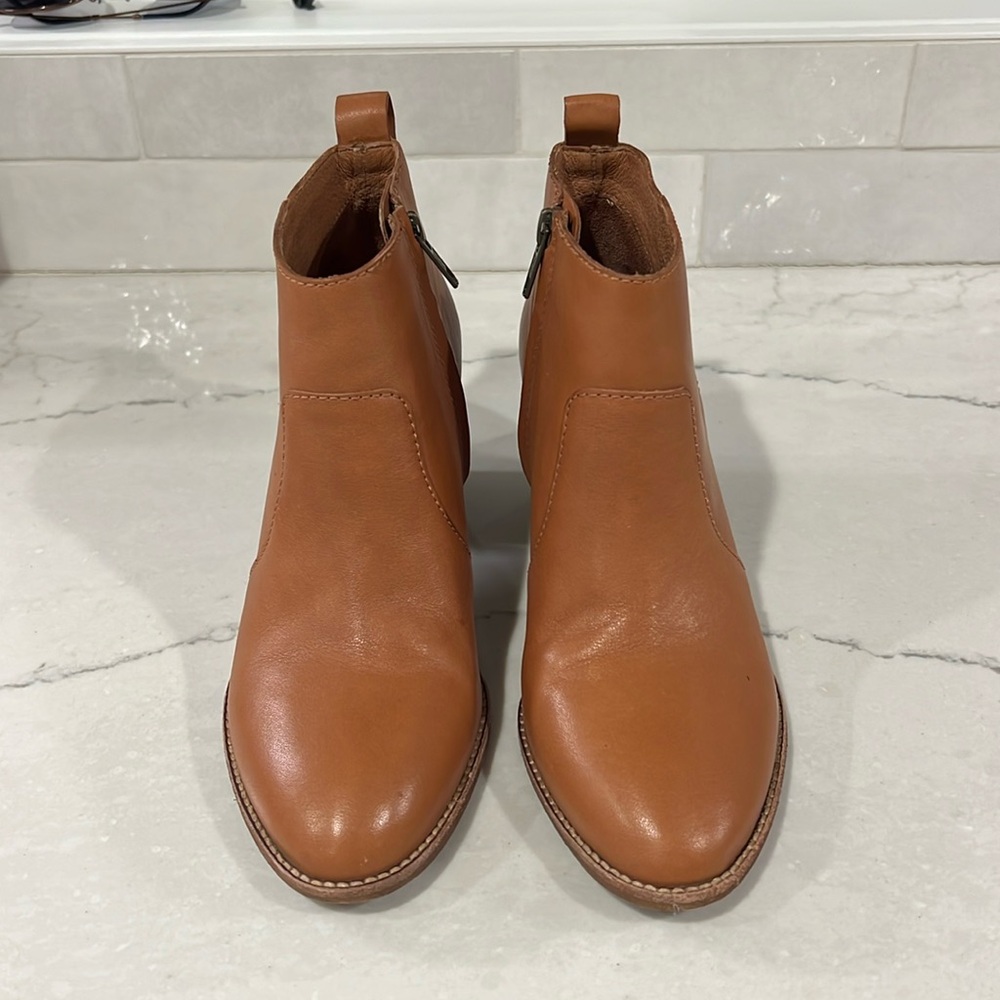 Madewell Women's Tan Leather Heeled Chelsea Boots